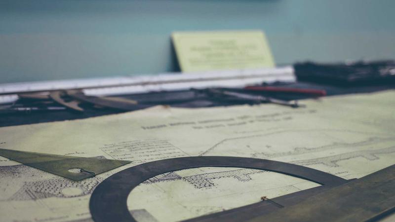 Capsules and a scoop of forskolin powder