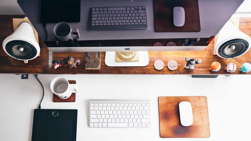 Illustration of NMN molecule and mitochondrial function